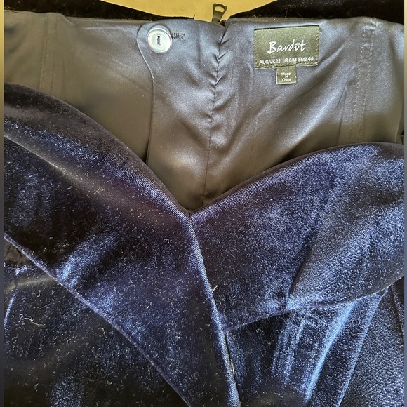 Bardot velvet off the shoulder dress - Picture 5 of 5